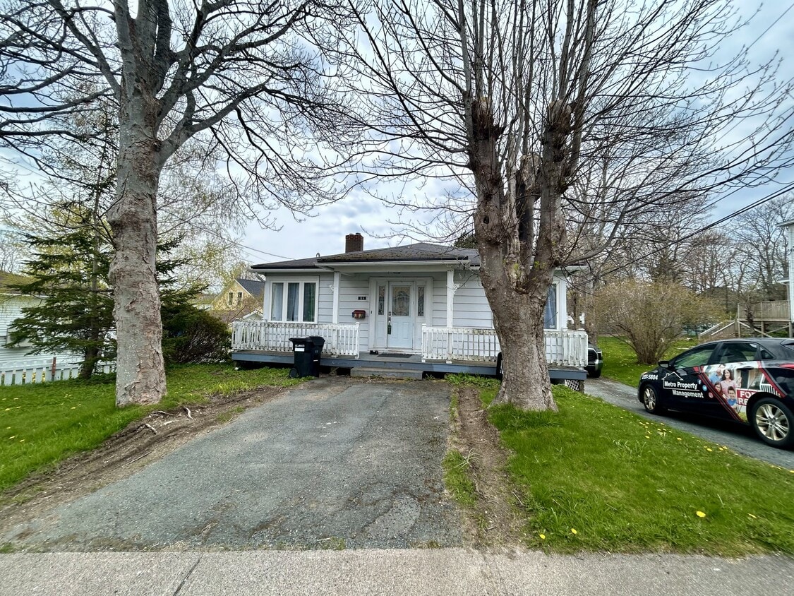 Primary Photo - 31 Allandale Rd