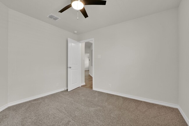 Building Photo - Charming 4-Bedroom Home in Redbird Ranch – Resort-Style Amenities & Prime Location!