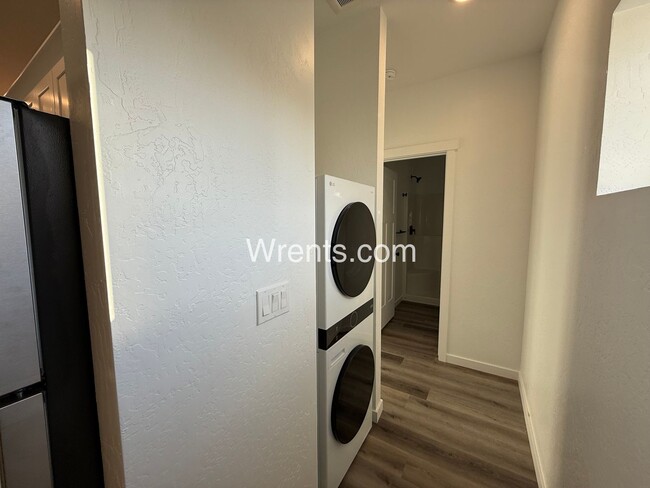 Foto del edificio - 3710-3712 E Liberty