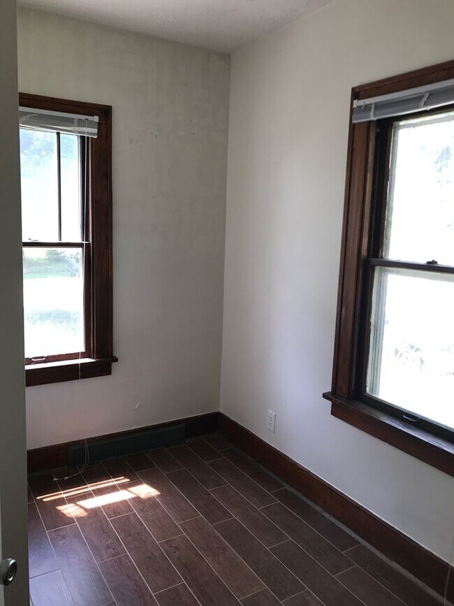 Foto del edificio - Spacious & Updated Craftsman House in Gifford Park