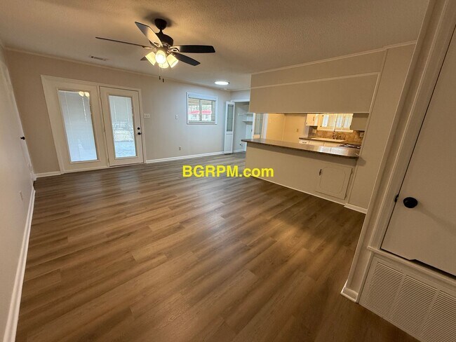 Foto del edificio - 3 Bed 2 Bath