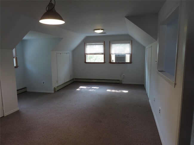 Building Photo - 120 Cerny Pl