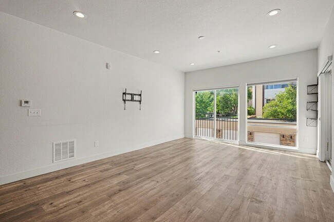 Building Photo - 14936 E Hampden Ave