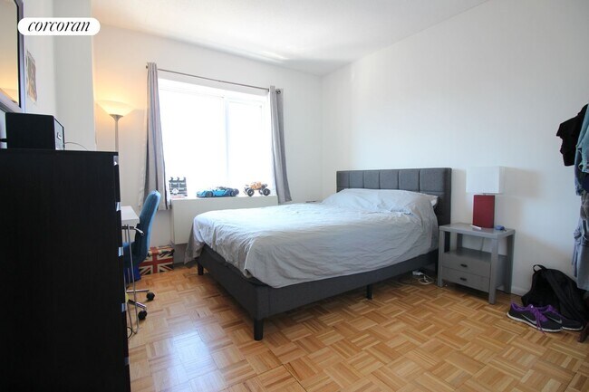 Foto del edificio - 225 8th Ave