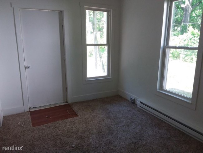 Building Photo - 1 br, 1 bath Apartment - 916 W Calhoun St