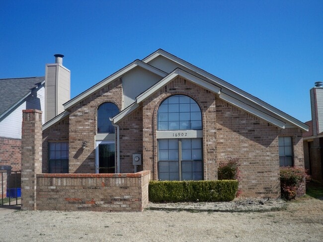 Foto del edificio - 3 bedroom, 2 bath 2 car garage home for re...