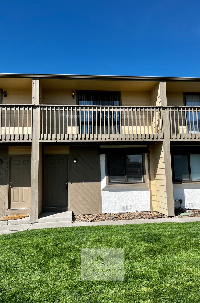 Building Photo - 505 Comanche Village Dr