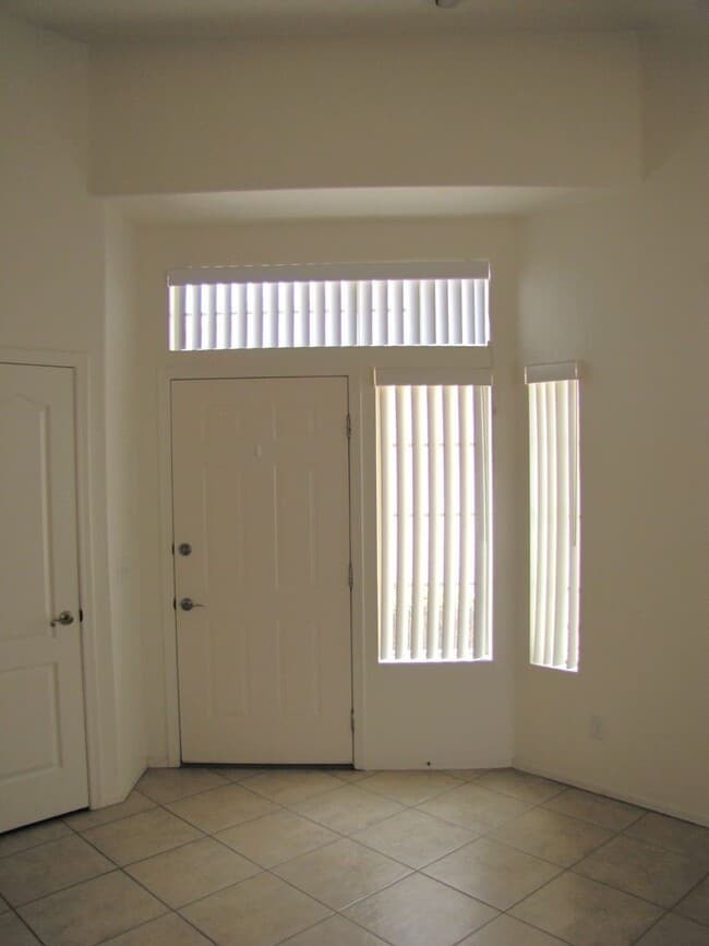 Building Photo - 2BR/2BA/2CG, 1437 sq.ft. rental w/ communi...