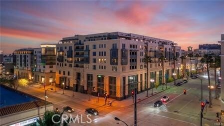 Building Photo - 39 S Los Robles Ave