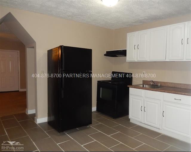 Building Photo - 2700 Flat Shoals Rd