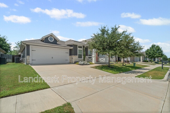 Building Photo - 607 Phillips Ct