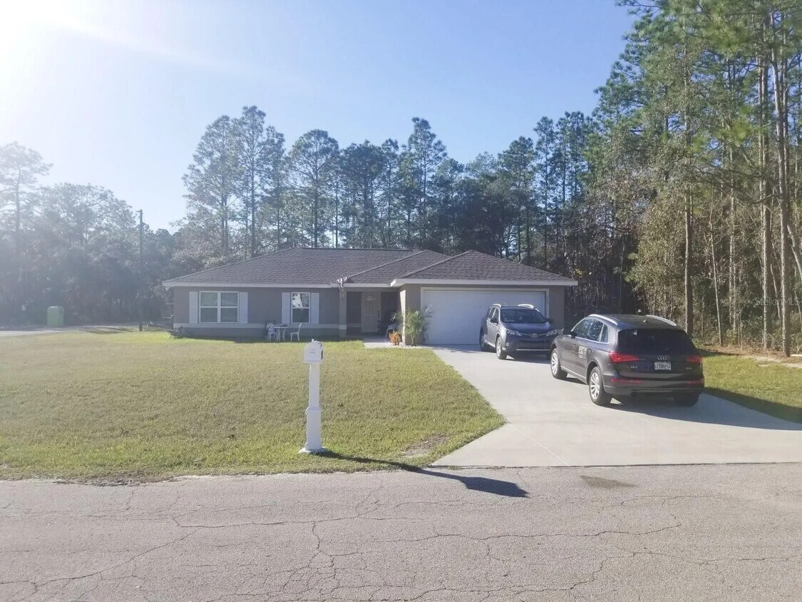 561 Marion Oaks Pass, Ocala, FL 34473 House Rental in Ocala, FL
