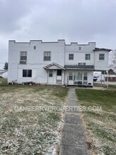 Building Photo - 220 N Main St