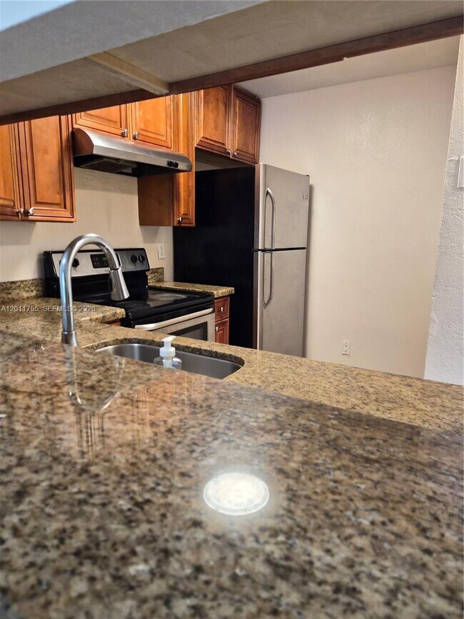 Foto del edificio - 4177 NW 114th Ave