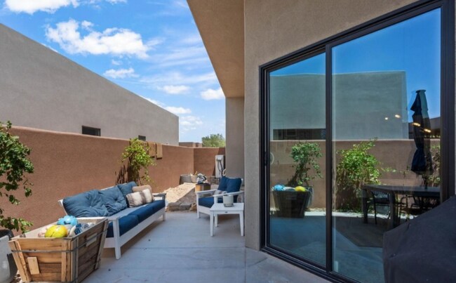 Foto del edificio - 3214 S Red Sands Way