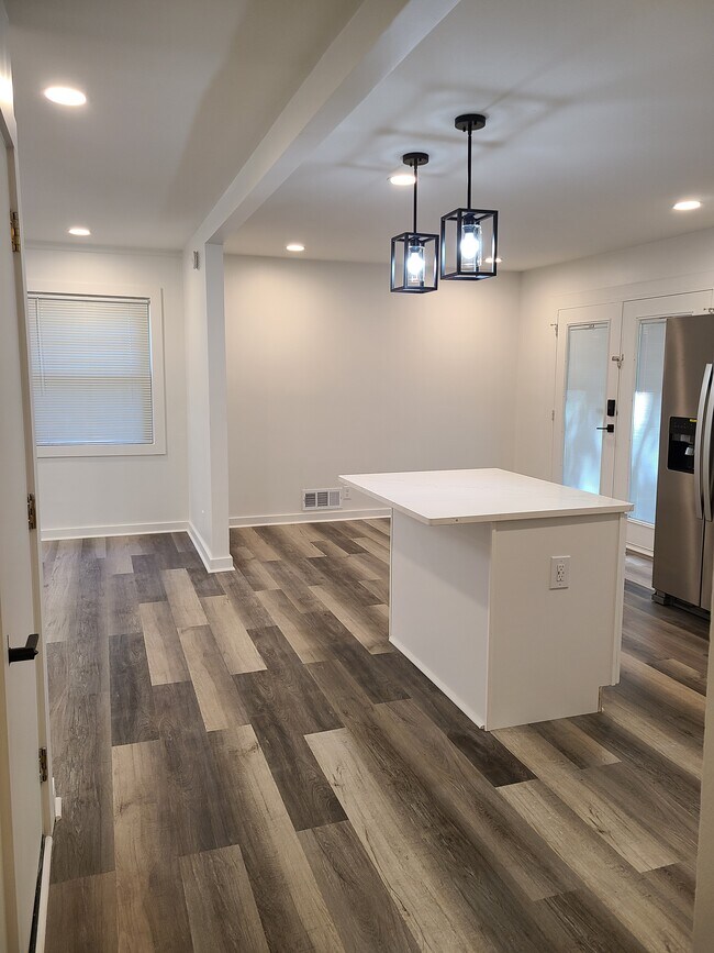 Foto del edificio - 2394 Bouldercliff Way SE