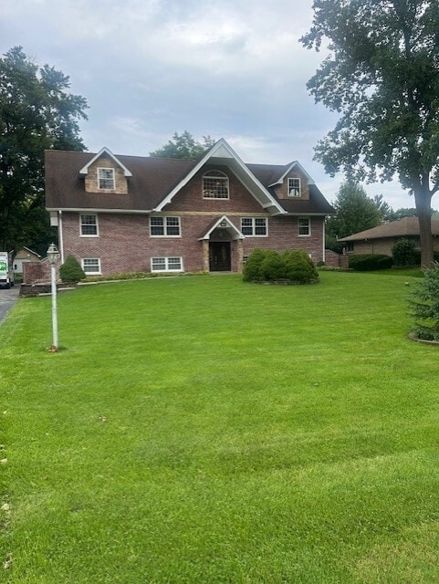 Building Photo - 9S711 Brookbank Rd