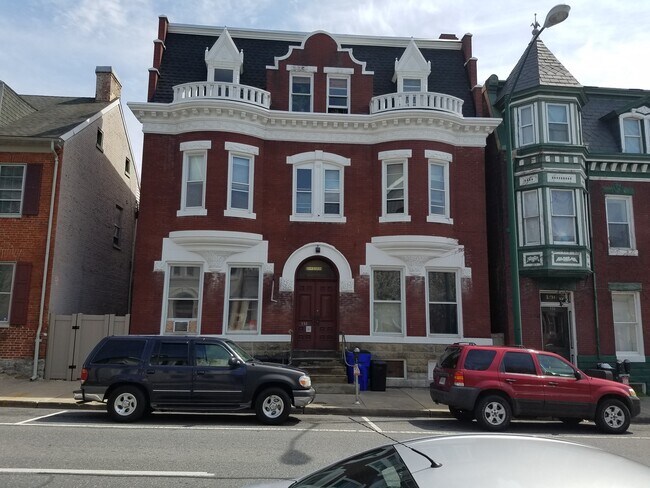 Foto del edificio - 130 South Potomac Street