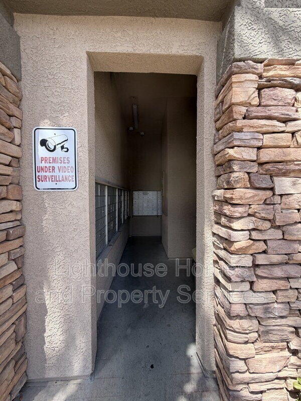 Building Photo - 8000 W Badura Ave