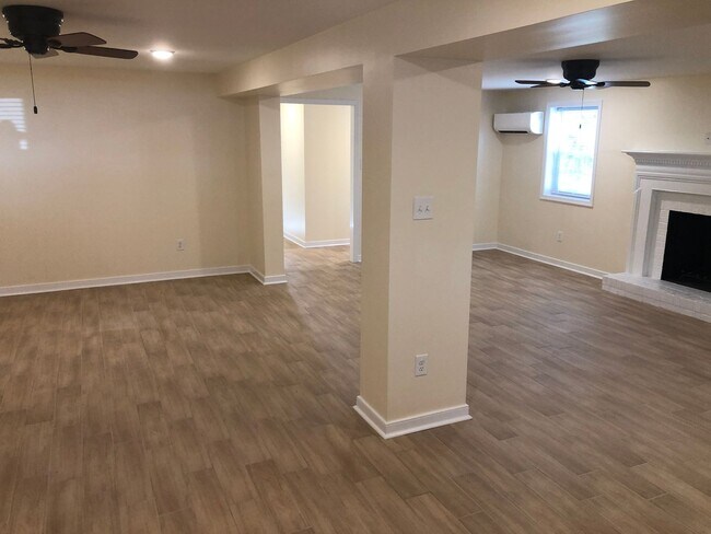 Foto del edificio - Large Renovated Home in North Chesterfield