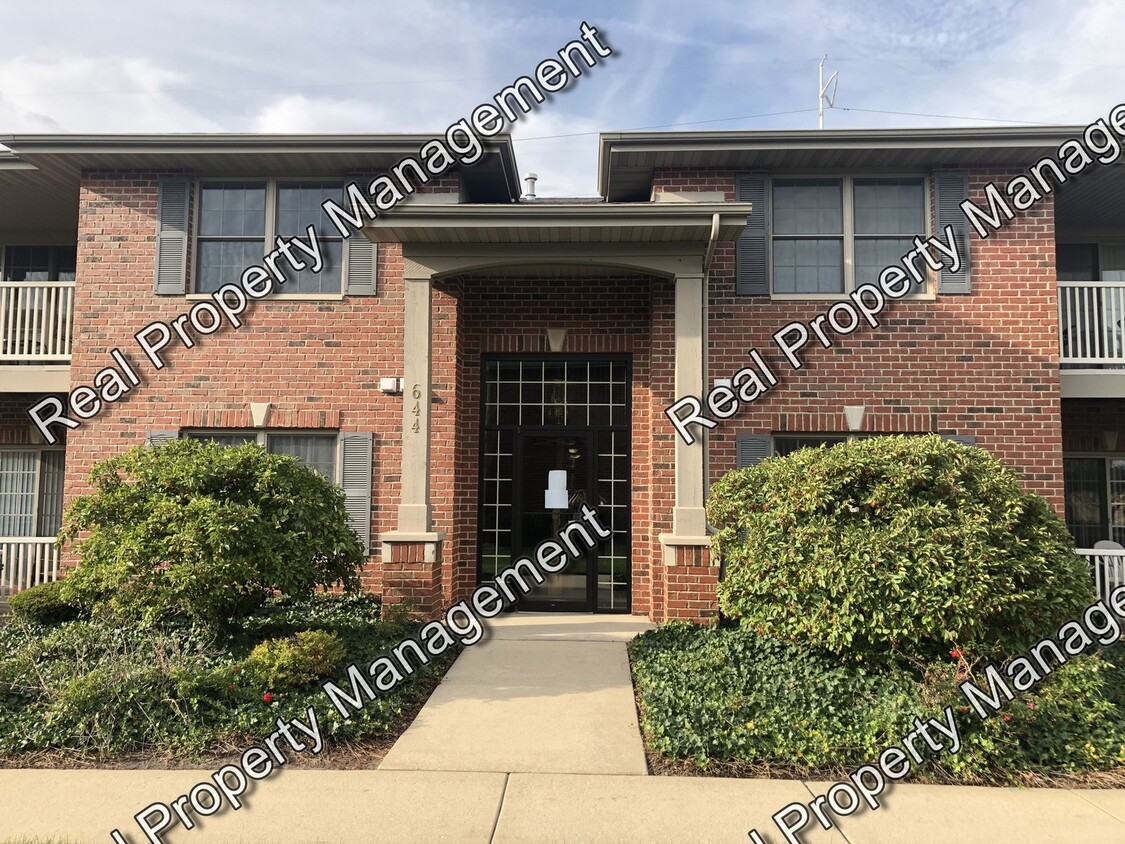 Primary Photo - 2 Bedroom Condo