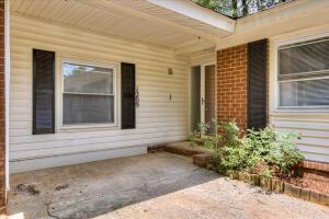 Building Photo - 1209 Azalea Dr