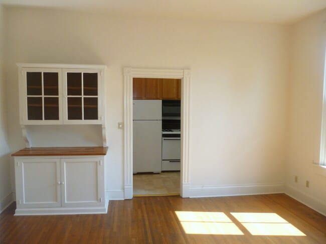 Building Photo - 1107 Wertland St