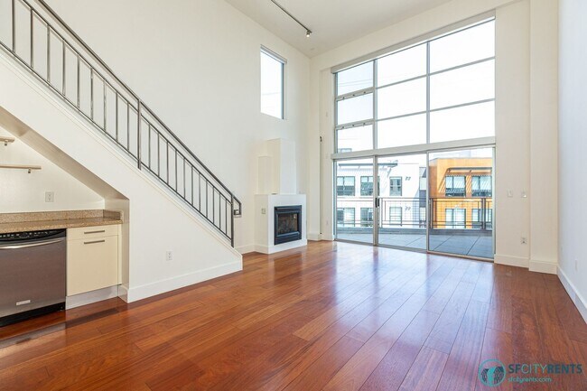 Building Photo - 25 Sierra St. #E210