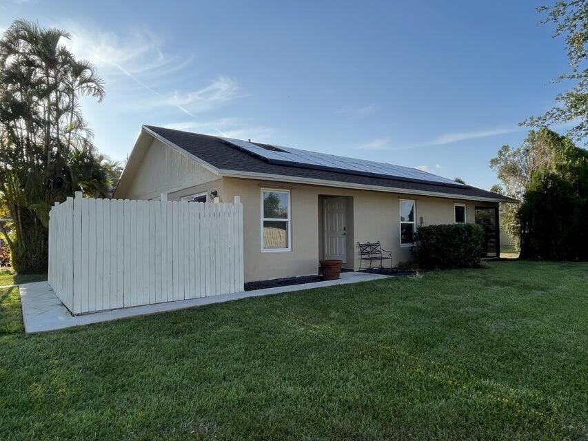 Primary Photo - 223 SE 1st Cir