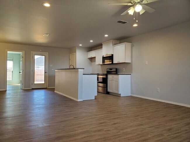 Foto del edificio - PRE-LEASE! Great 3/2/2 Located in Frenship ISD