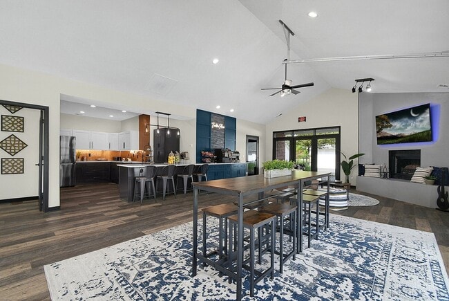 Building Photo - Fountain Place Apartments