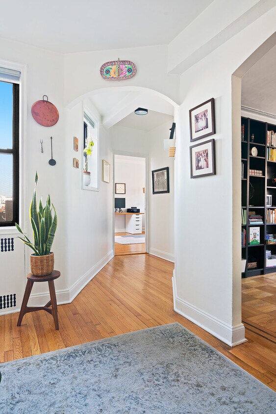 Primary Photo - 385 E 18th St
