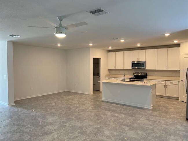 Foto del edificio - 930 Cattleman St