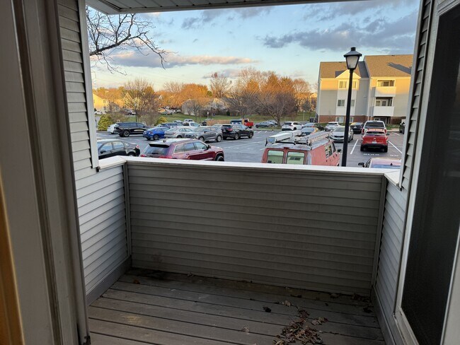 Foto del edificio - 2145 Wainwright Ct