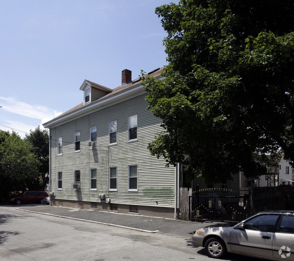 Building Photo - 115 Wilson St
