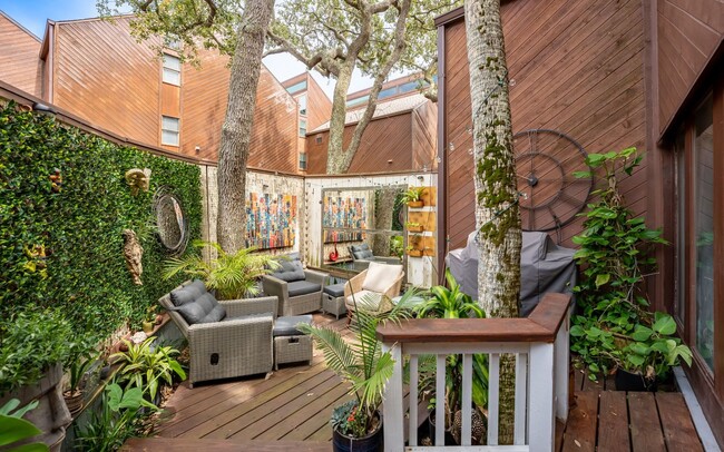 Photo - Chalet by the Sea SHORT OR LONG TERM RENTAL House