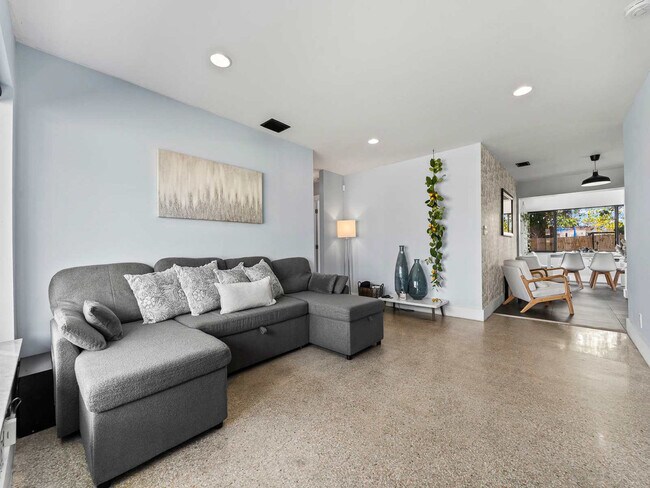 Foto del edificio - 2740 NW 21st St