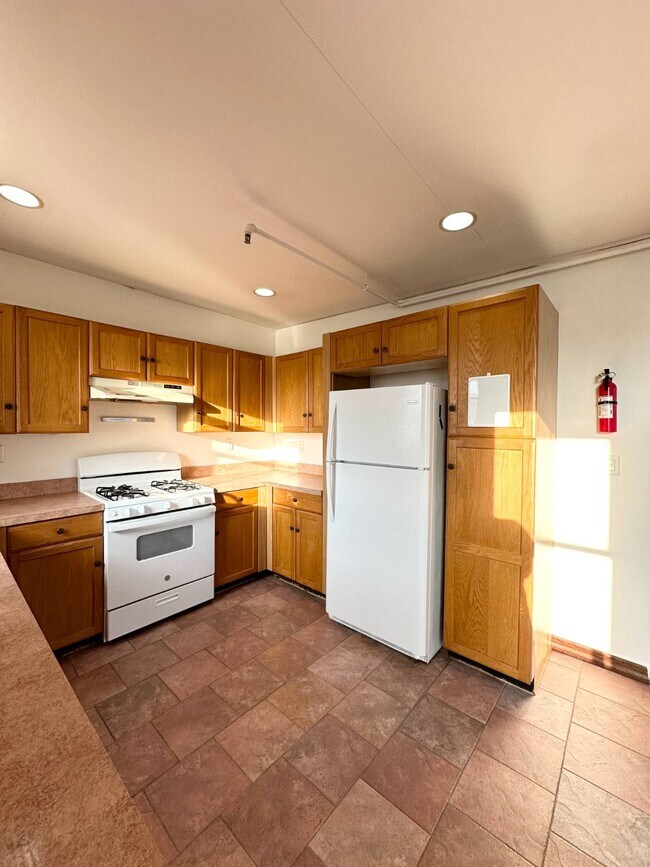 Building Photo - 155 Beach 95th St