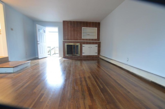 Foto del edificio - 47 Pleasant st #5 Leicester, MA