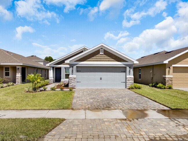 Foto del edificio - 1063 Grantham Ln