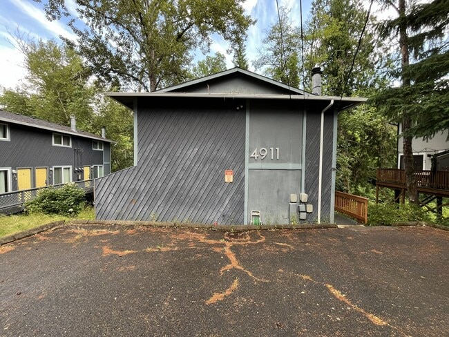 Foto del edificio - 4911 SW Beaverton Hillsdale Hwy