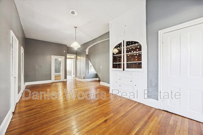 Building Photo - 330 Kerlin St