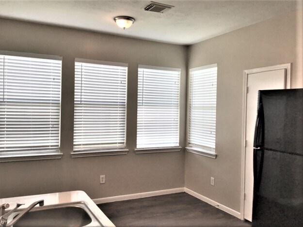 Building Photo - 3927 Dogwood Bough Ln