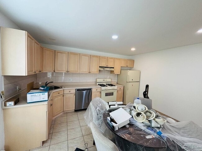 Photo - 6 3rd St Apartment