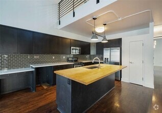Building Photo - 411 Brazos St