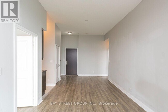Building Photo - 60 Absolute Ave