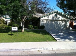 Building Photo - 10109 Bay Colony Dr