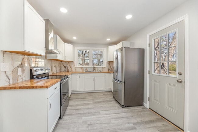 Building Photo - 1309 Ridge Ave