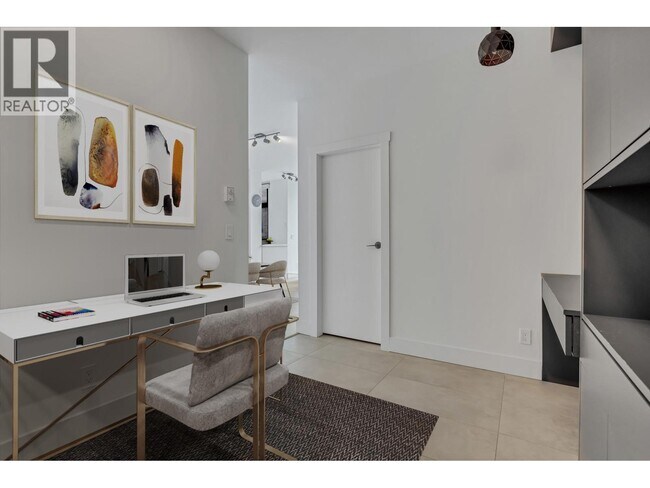 Photo du bâtiment - 1239 W Georgia St