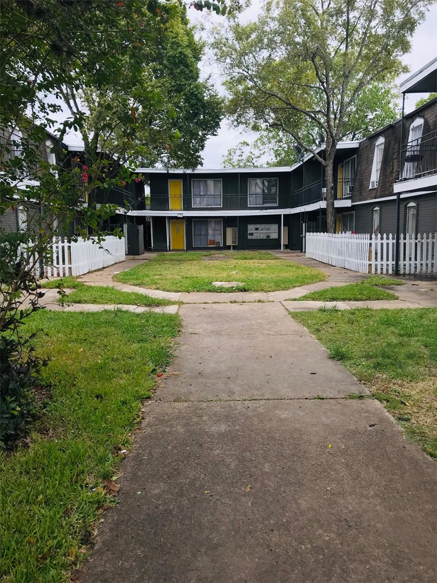 Foto principal - 6215 Tierwester St